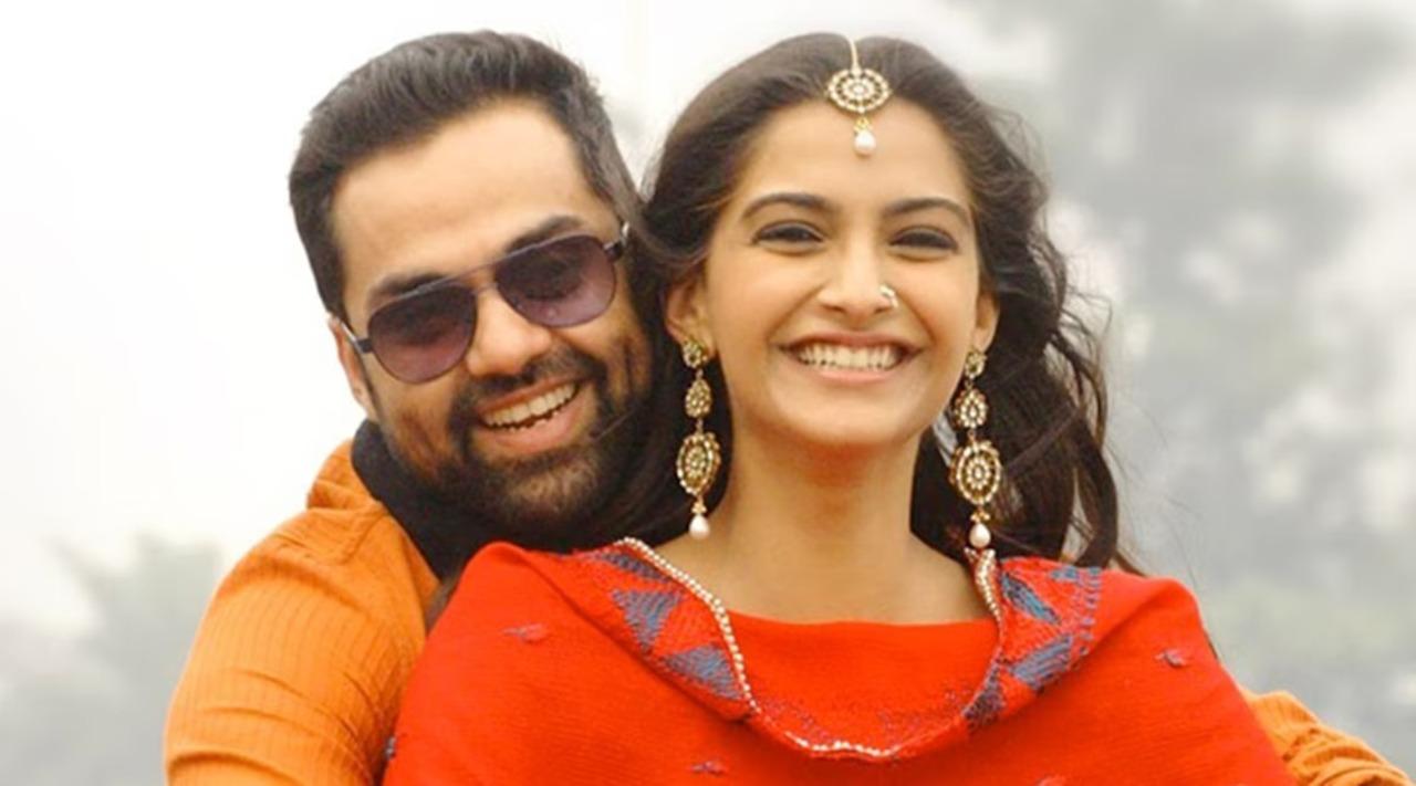 Sonam Kapoor and Abhay Deol who played pivotal roles in Raanjhanaa, however, skipped the special screening of the film